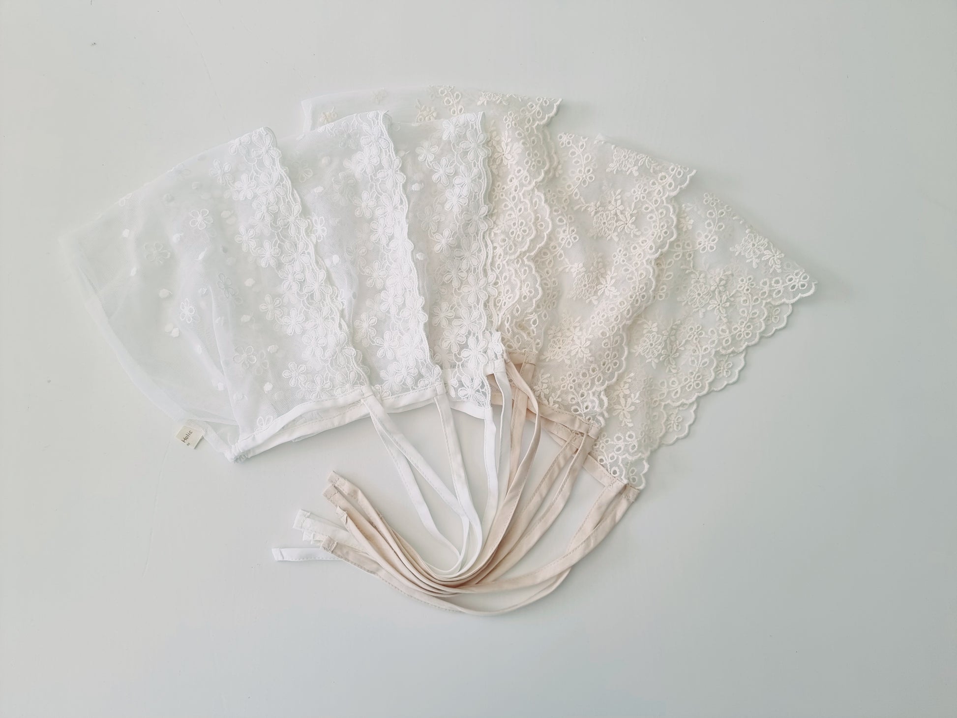 LACE BONNET